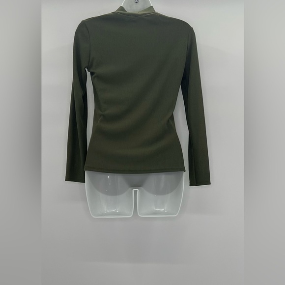 Boohoo Women's Ribbed Slim Fit Lightweight Long Sleeve Turtleneck Sweater - Picture 4 of 9